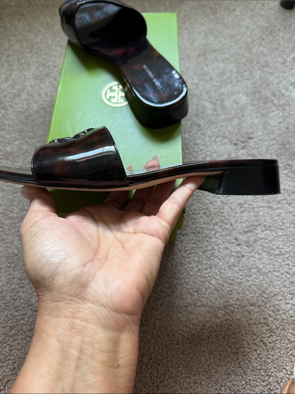 Tory Burch Brown Tortoiseshell Patent Logo Slide Sandals - Picture 8 of 14